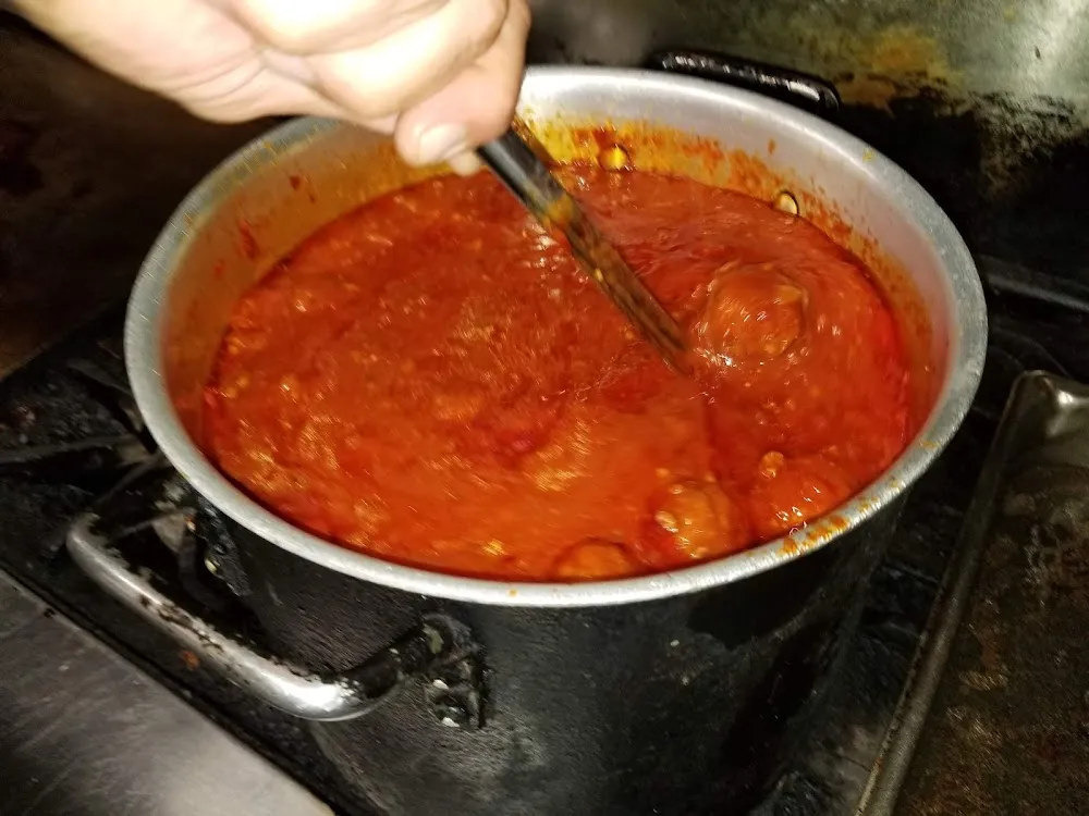 Homemade Spaghetti Sauce w Meatballs